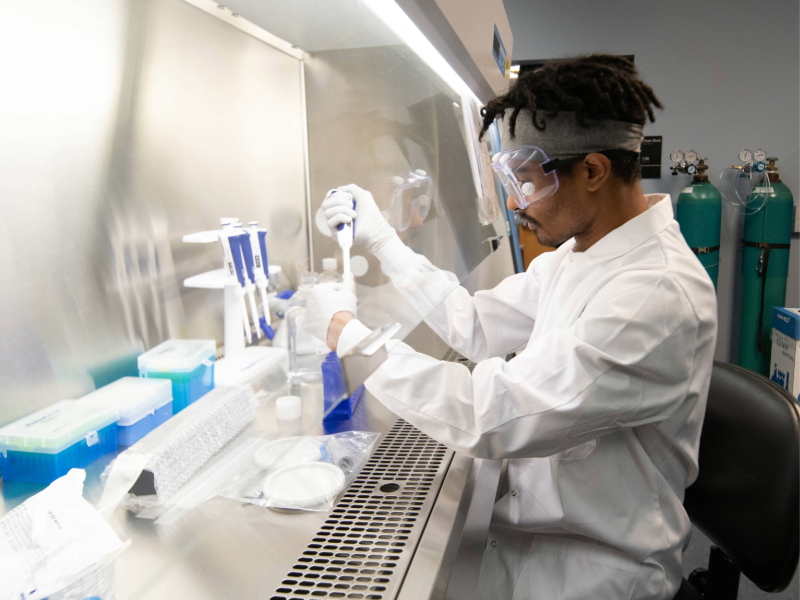 Engineering student in biotechnology under the hood
