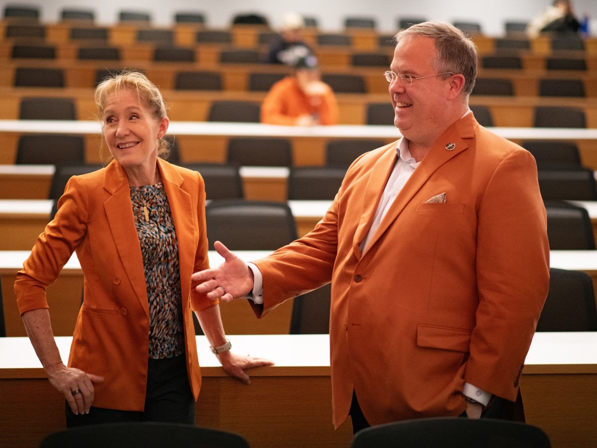 Texas Engineering Alumni Tim Crain and Jeannie Leavitt at the Bold Leadership Download event