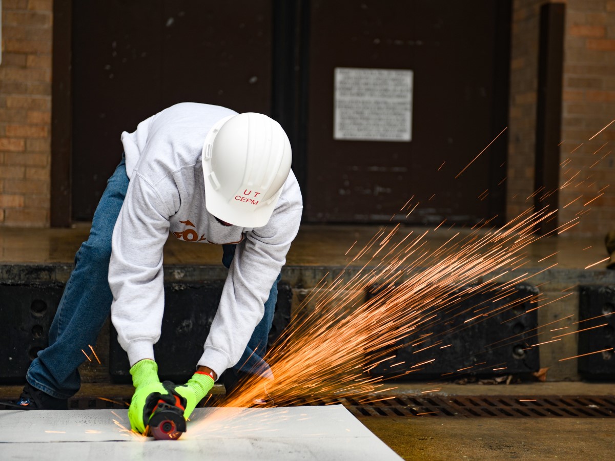 Texas Engineering student works on a ROKiT house