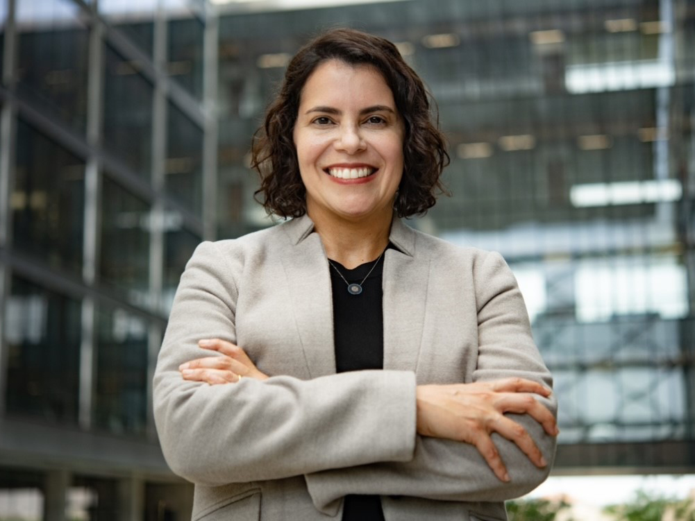 Fernanda Leite on the pedestrian bridge inside the EER building