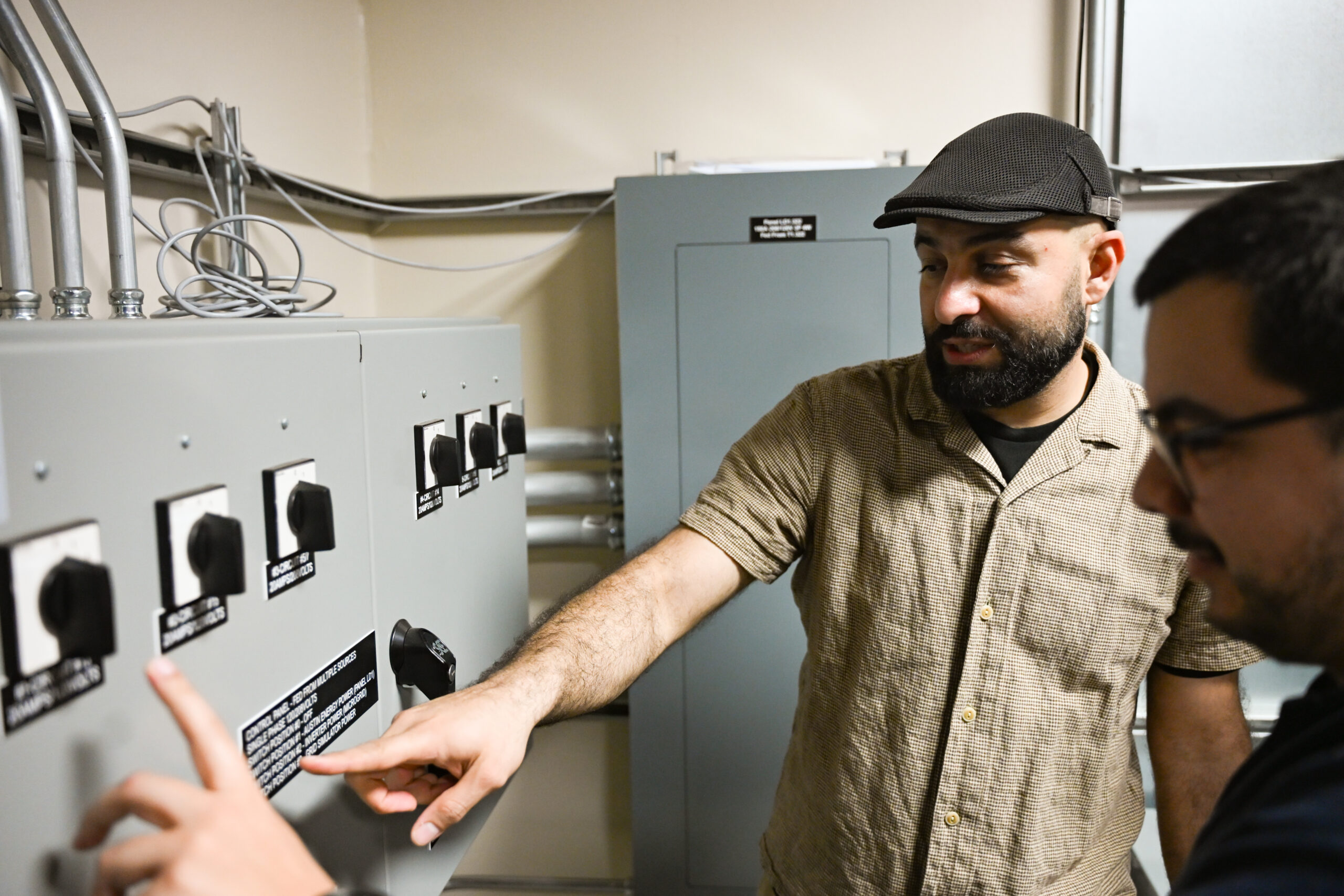 UT Austin Portugal Visiting Researcher Nuno Mendes and CAEE professor Javad Mohammadi