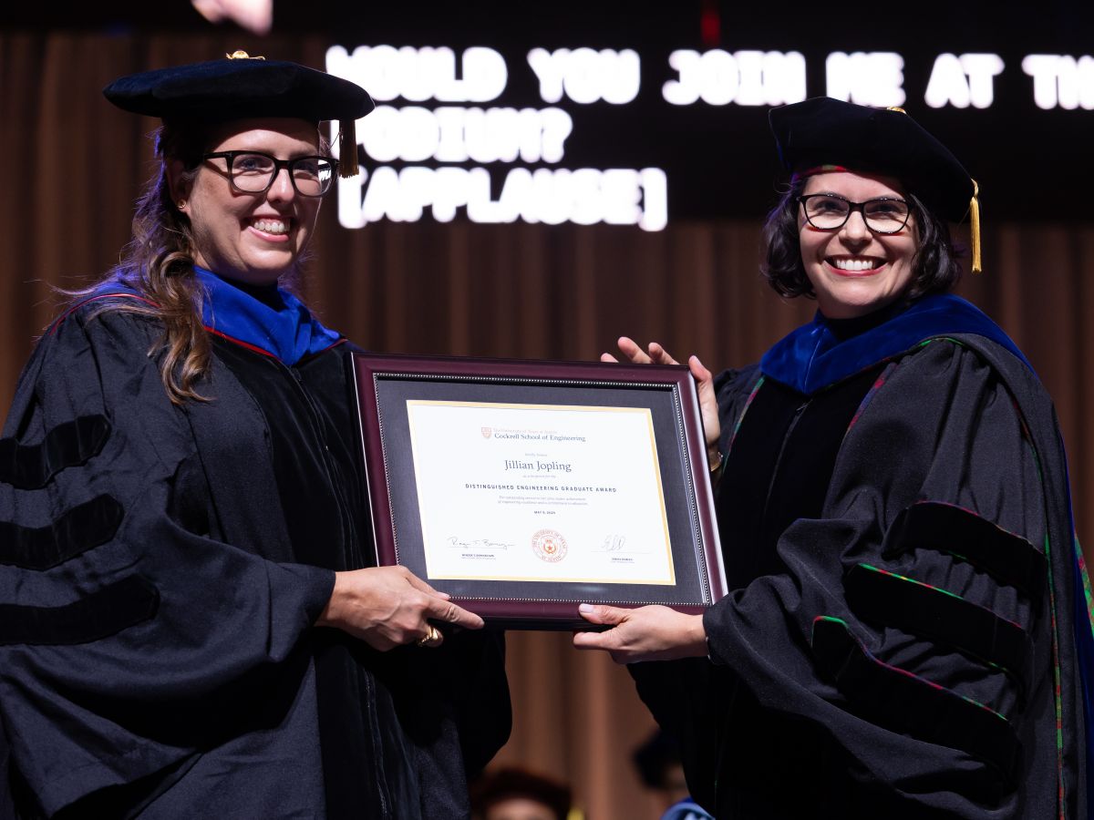 Texas Engineering alumna Jillian Jopling receives a Distinguished Engineering Graduate Award at Cockrell Commencement in 2025.